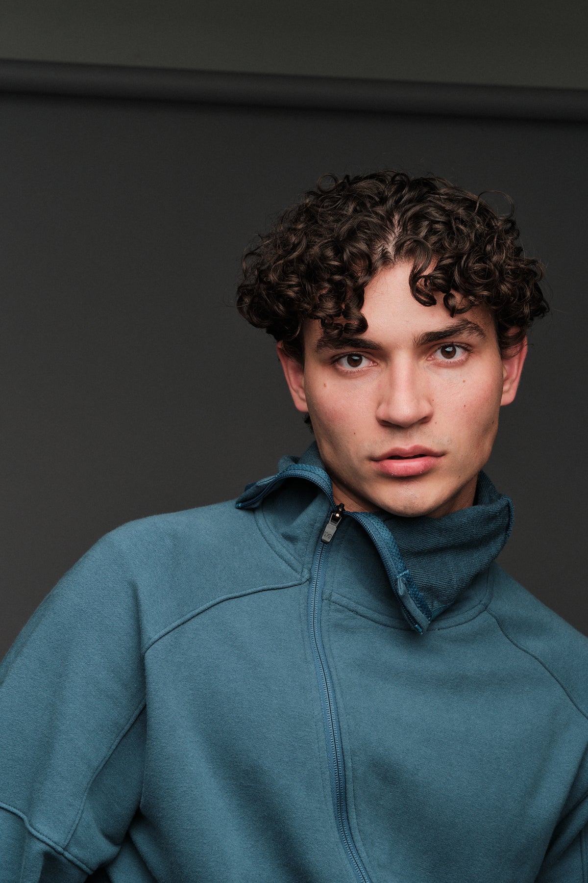 BLUE BIRD MOCK NECK