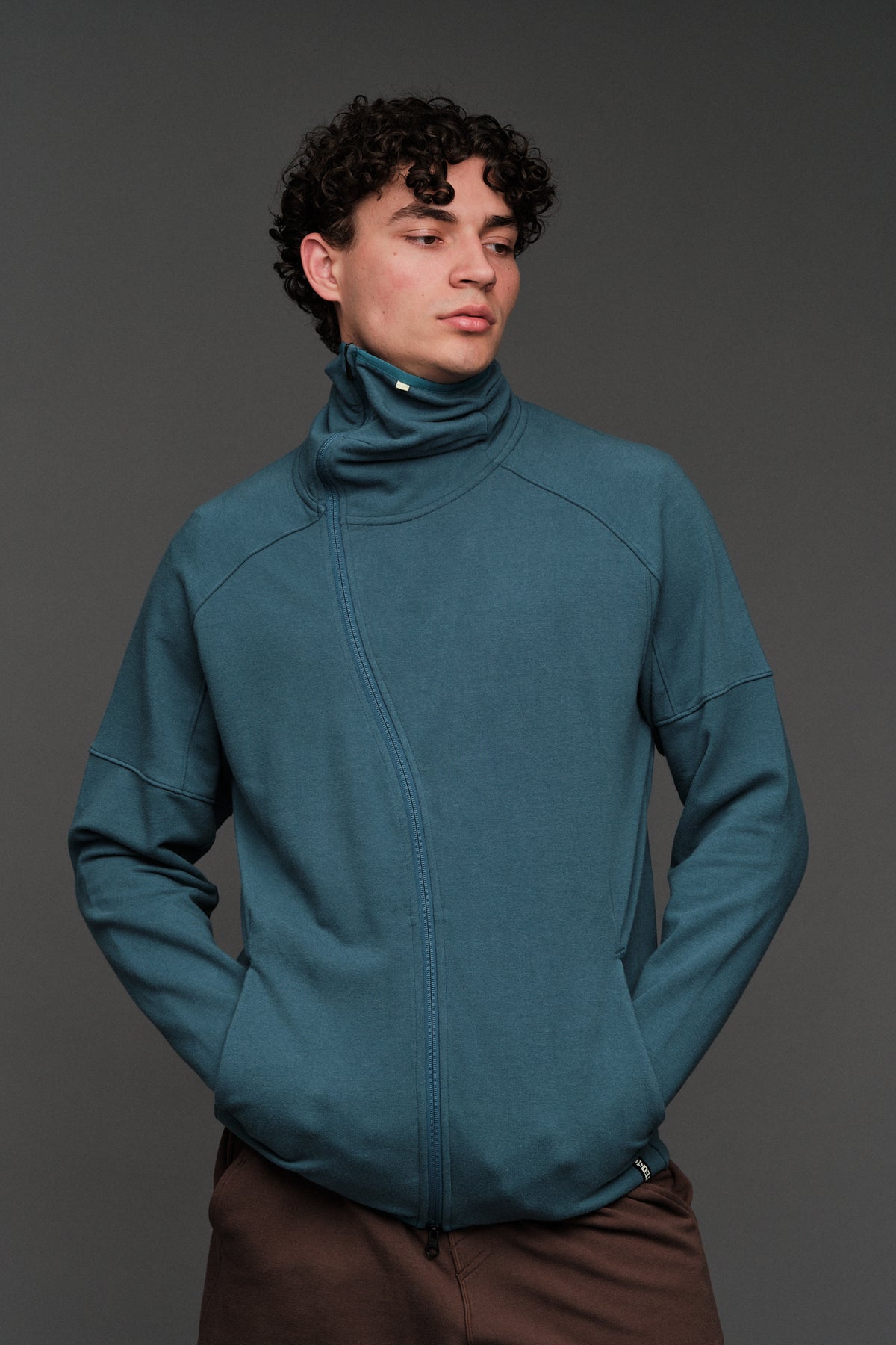 BLUE BIRD MOCK NECK