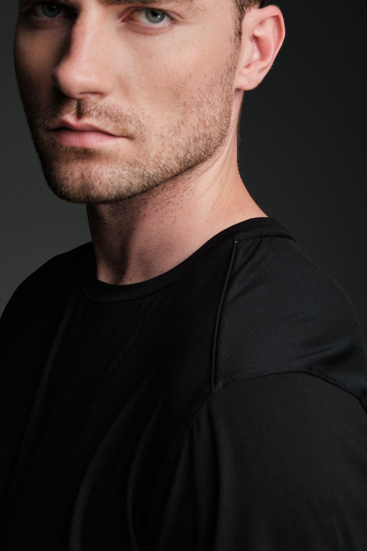 TOP OF THE WORLD TRAINING TEE (Training fit)