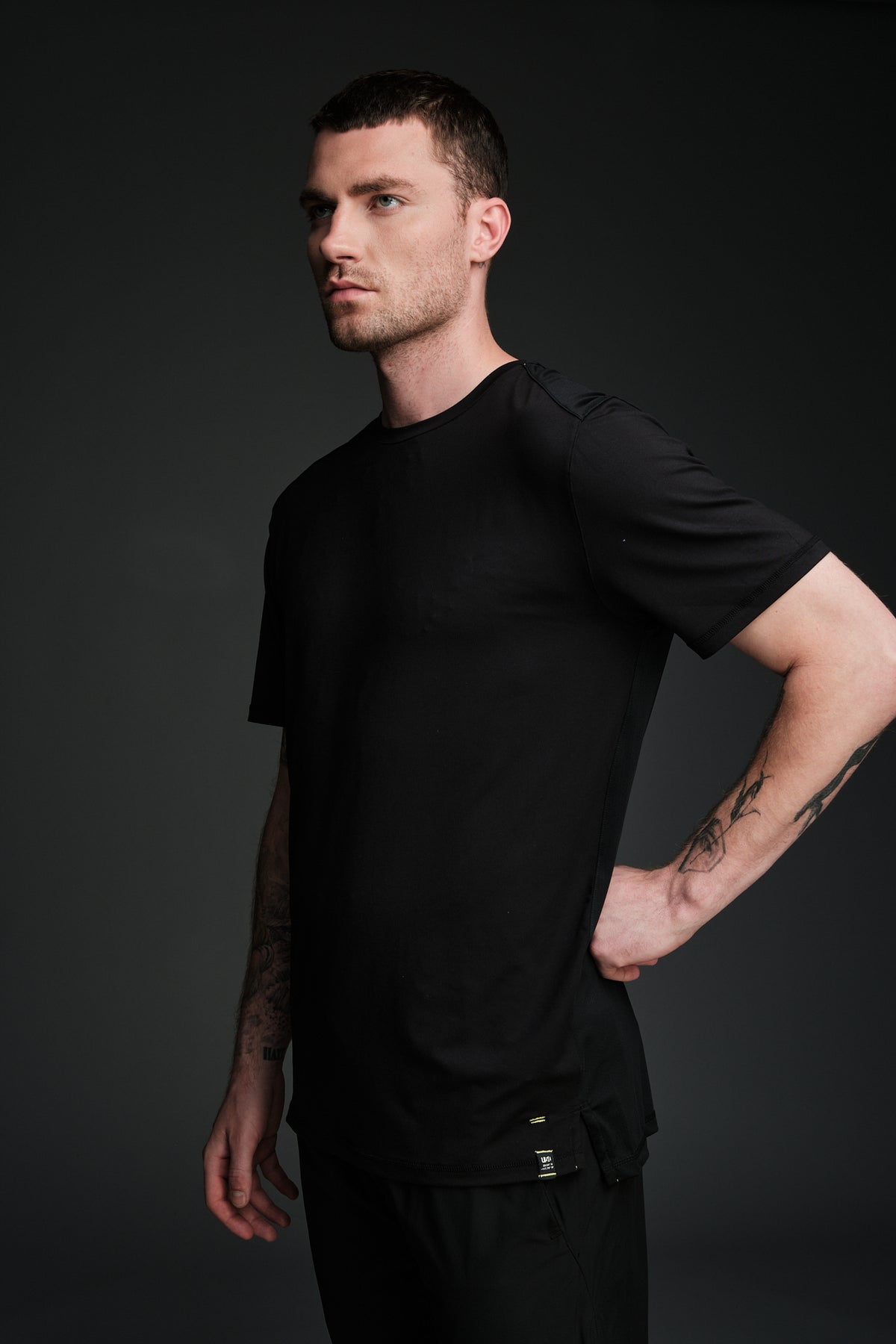 TOP OF THE WORLD TRAINING TEE (Training fit)