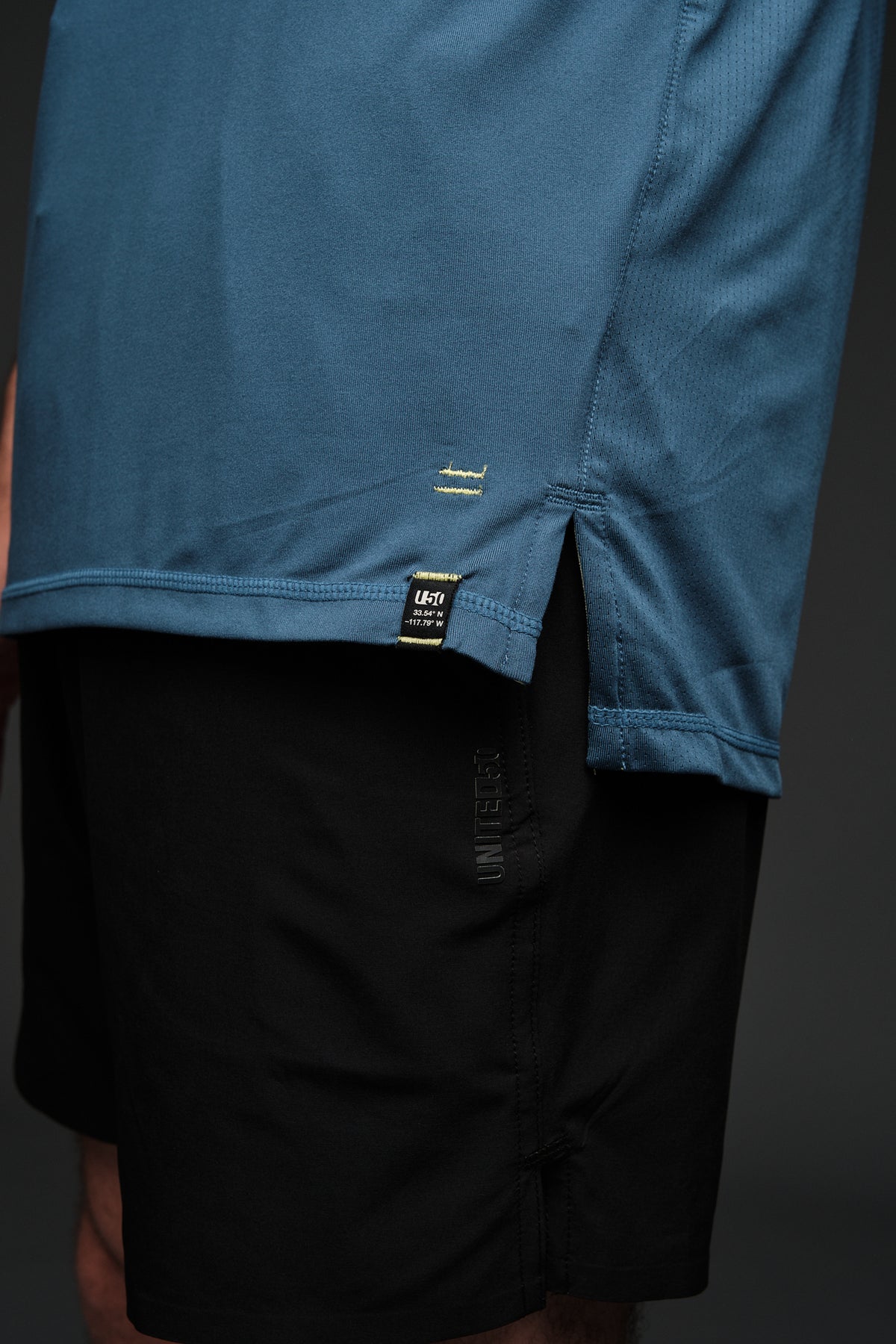 TOP OF THE WORLD TRAINING TEE (Training fit)