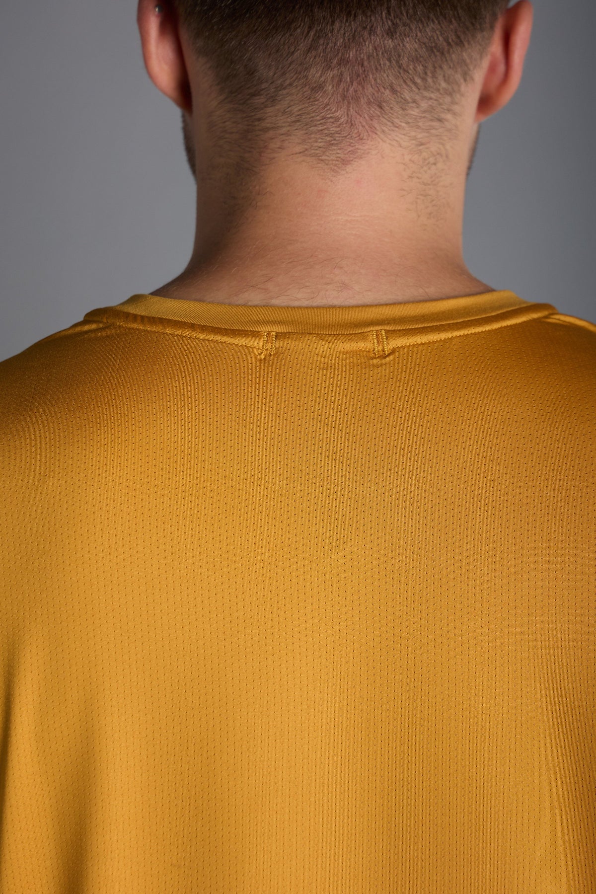 TOP OF THE WORLD TRAINING TEE (Training fit)