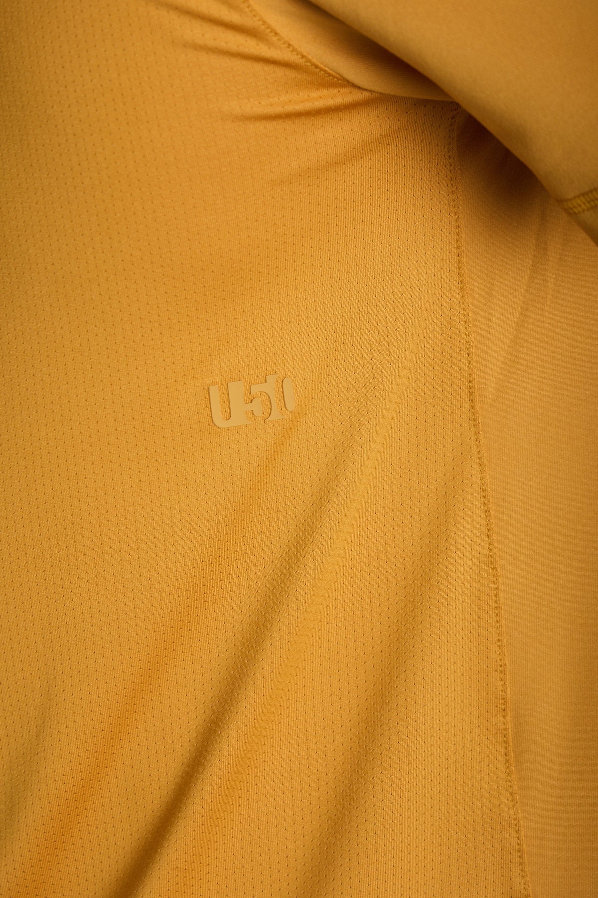 TOP OF THE WORLD TRAINING TEE (Training fit)