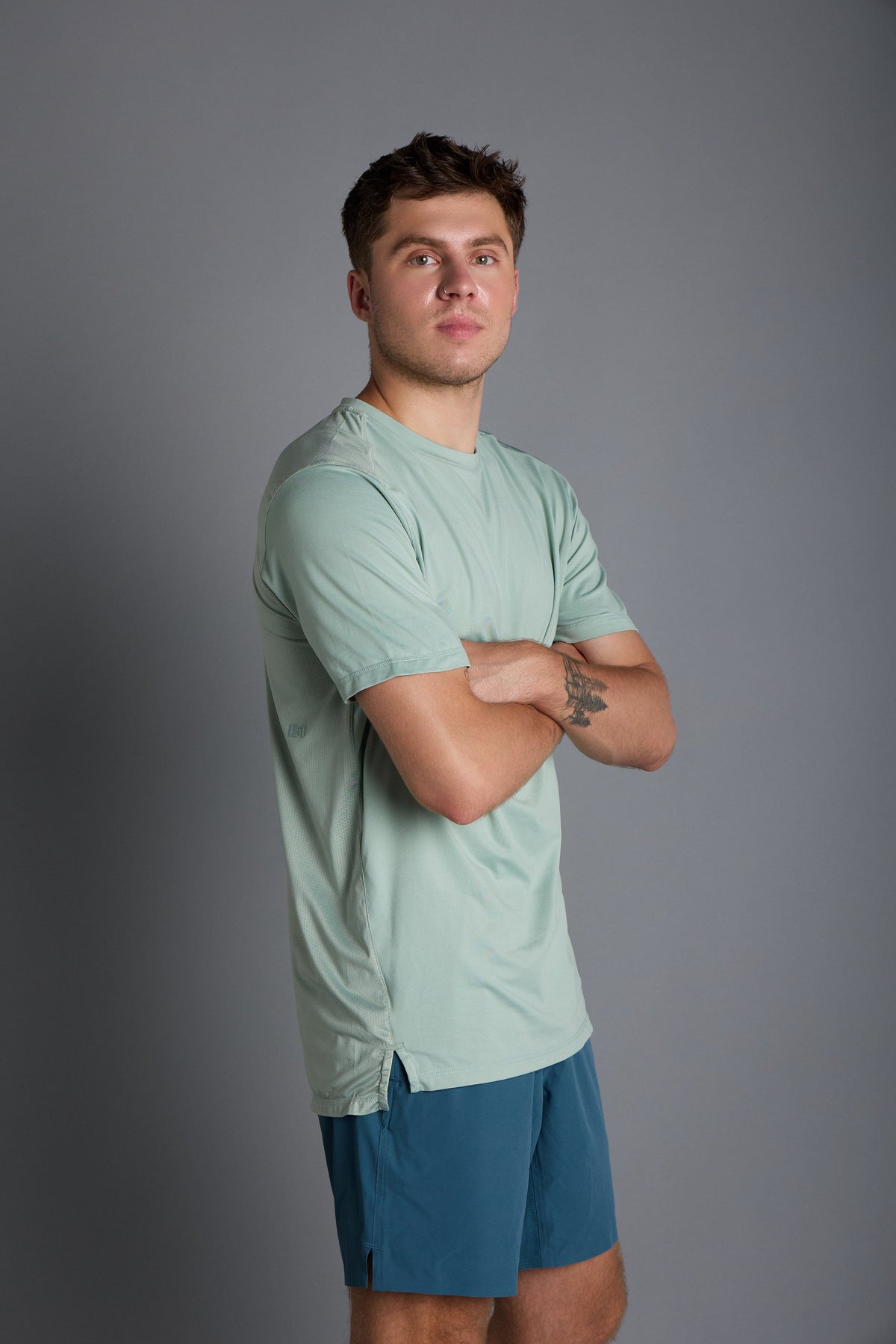 TOP OF THE WORLD TRAINING TEE (Training fit)