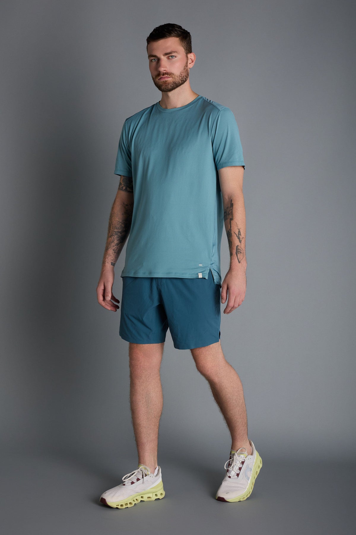 TOP OF THE WORLD TRAINING TEE (Training fit)