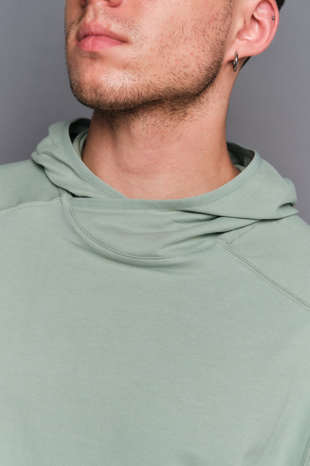 HEISLER LIGHTWEIGHT HOODIE TEE