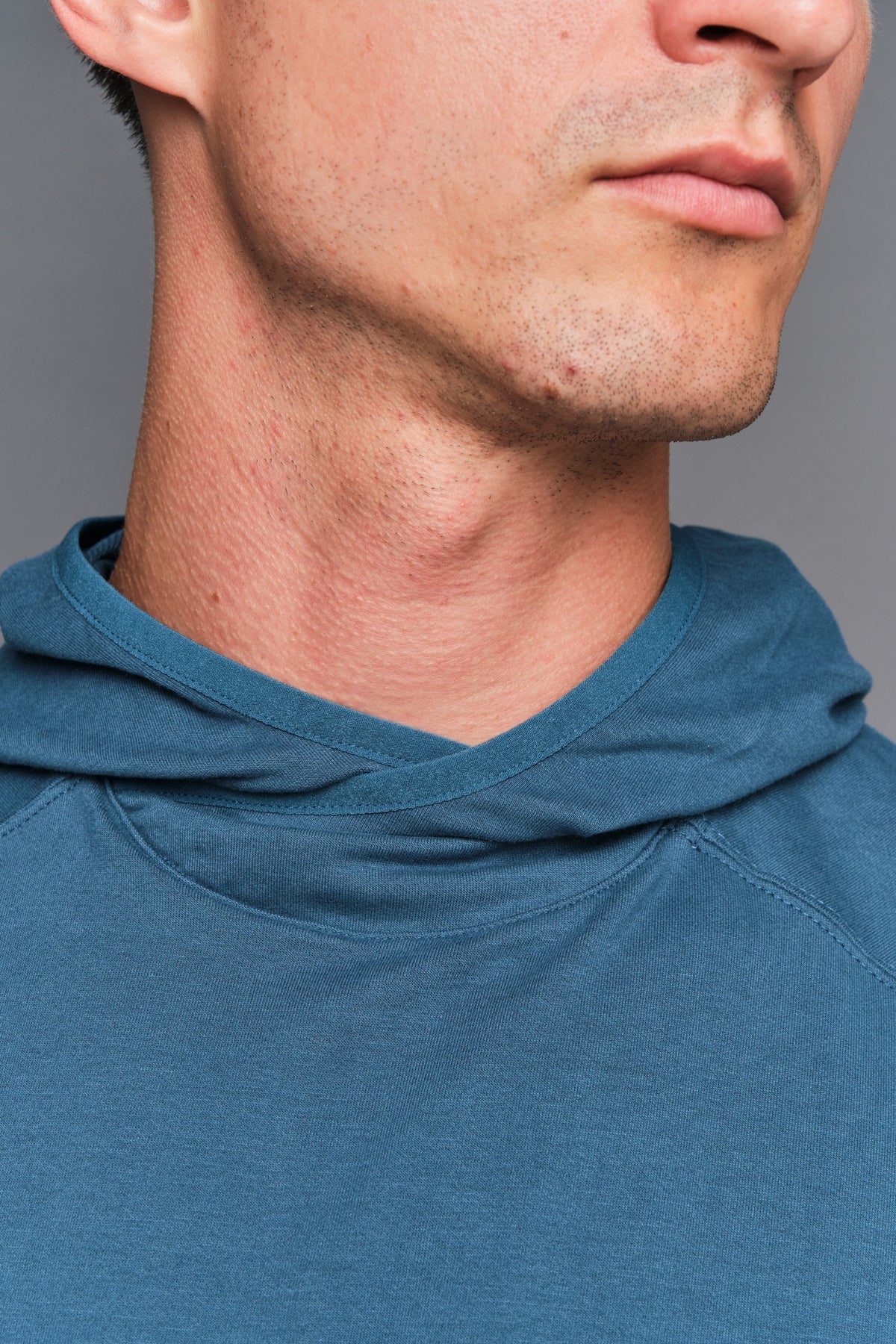 HEISLER LIGHTWEIGHT HOODIE TEE