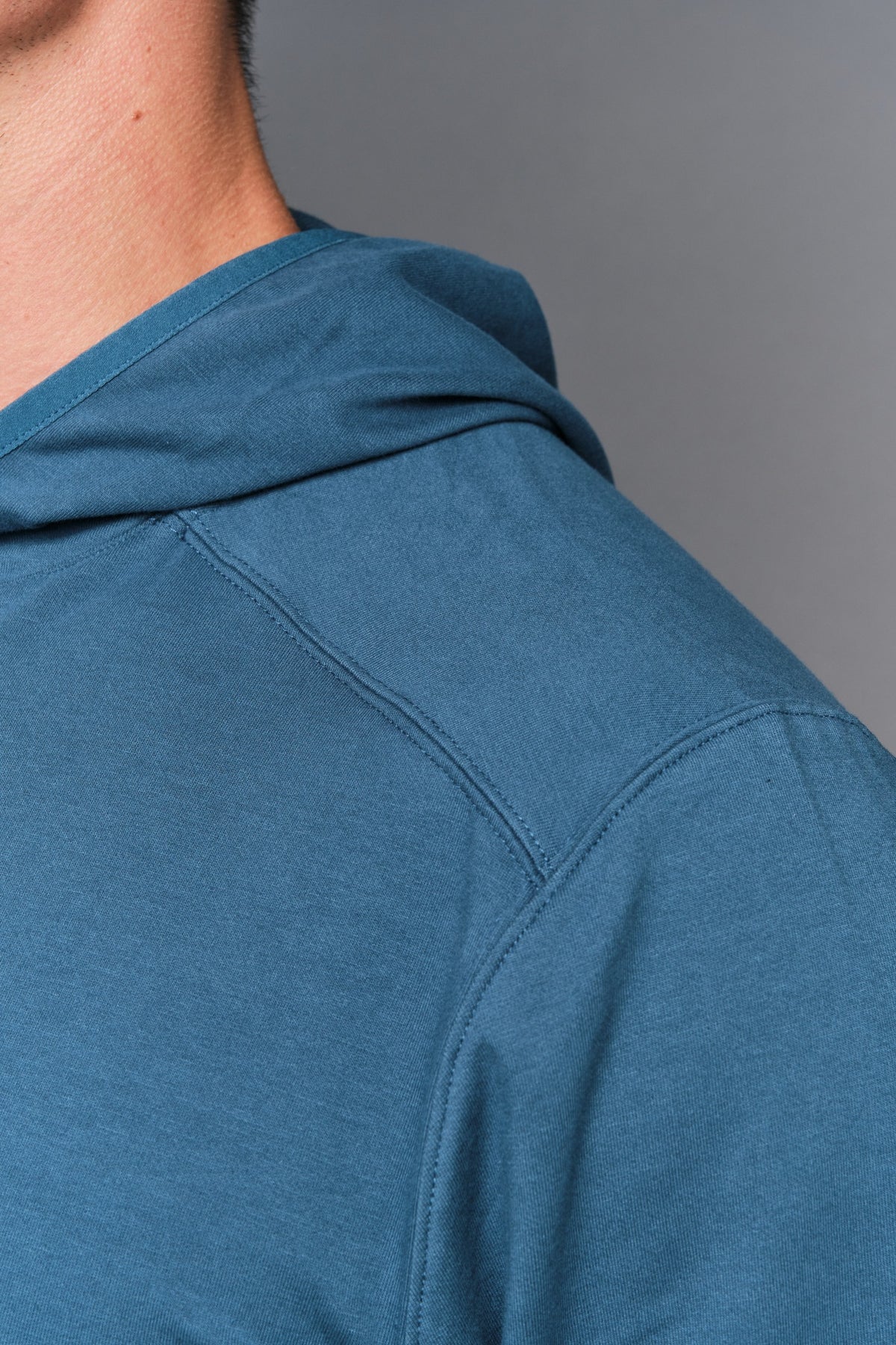 HEISLER LIGHTWEIGHT HOODIE TEE
