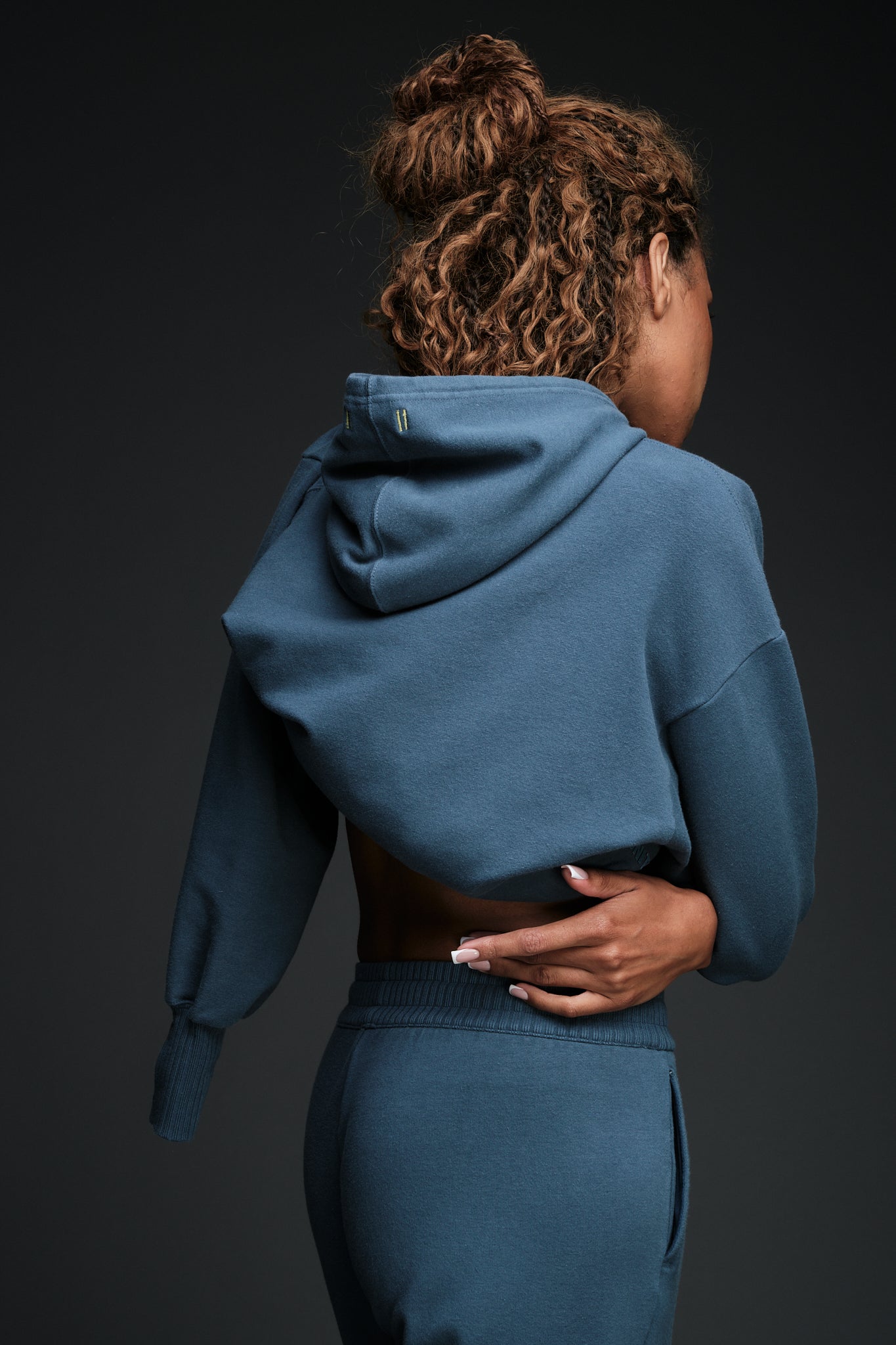 ALIGNED PULLOVER HOODIE