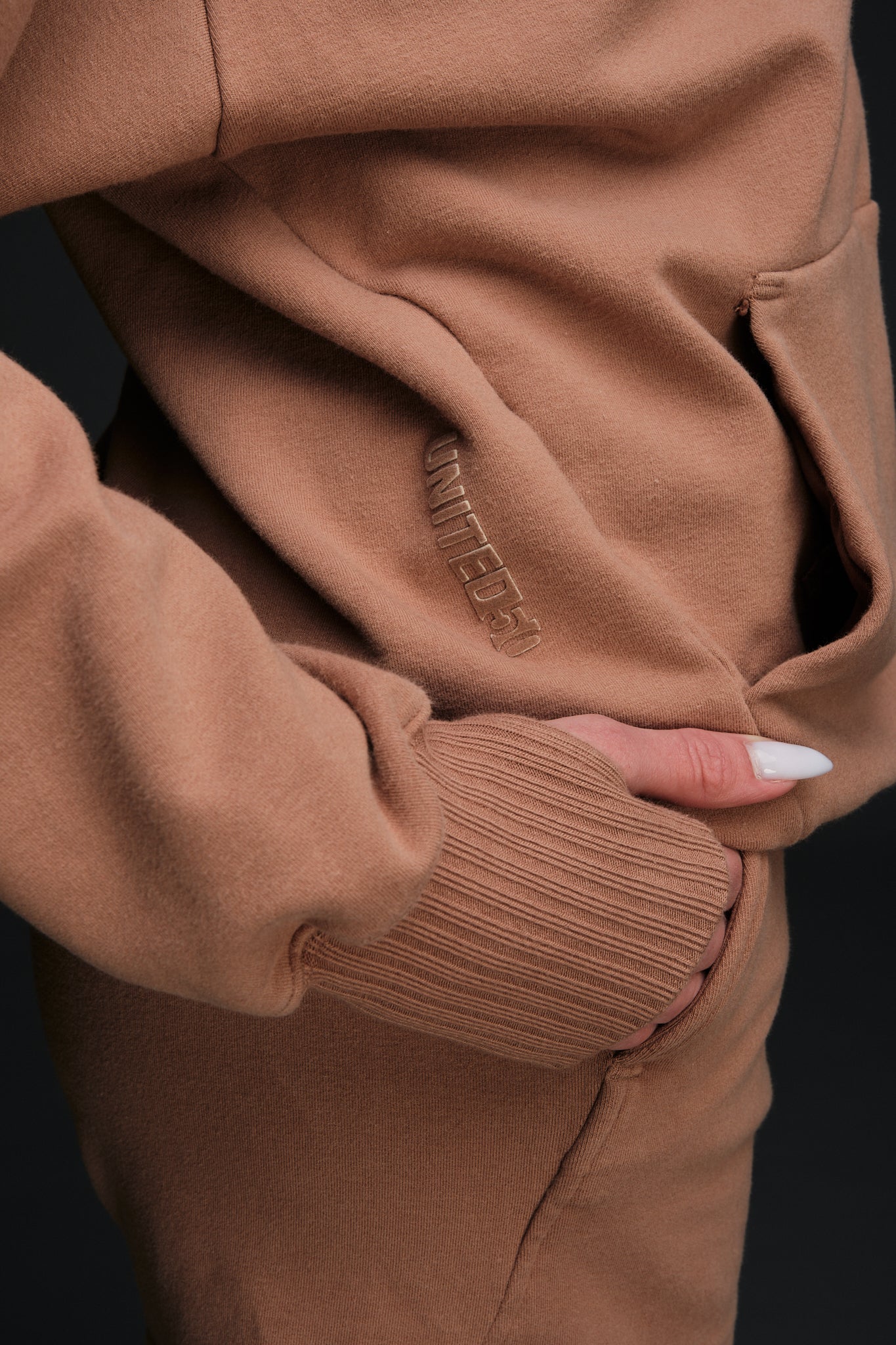 ALIGNED PULLOVER HOODIE