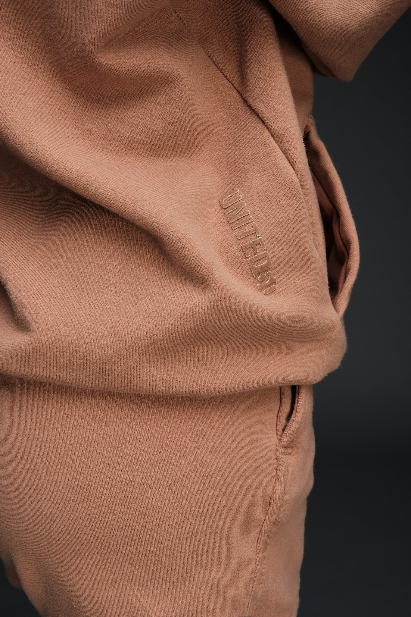 ALIGNED PULLOVER HOODIE