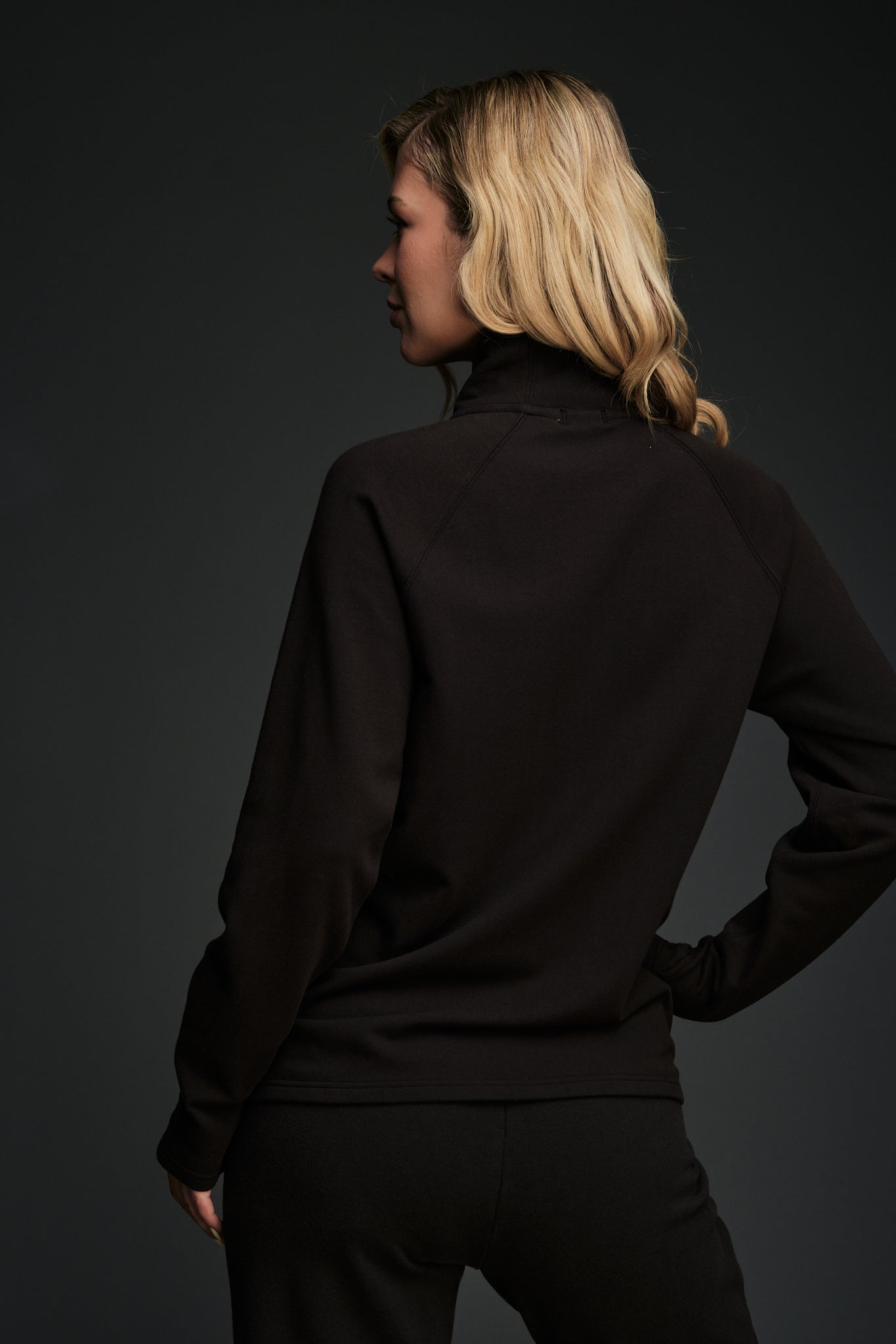 FLOW FULL ZIP MOCK NECK