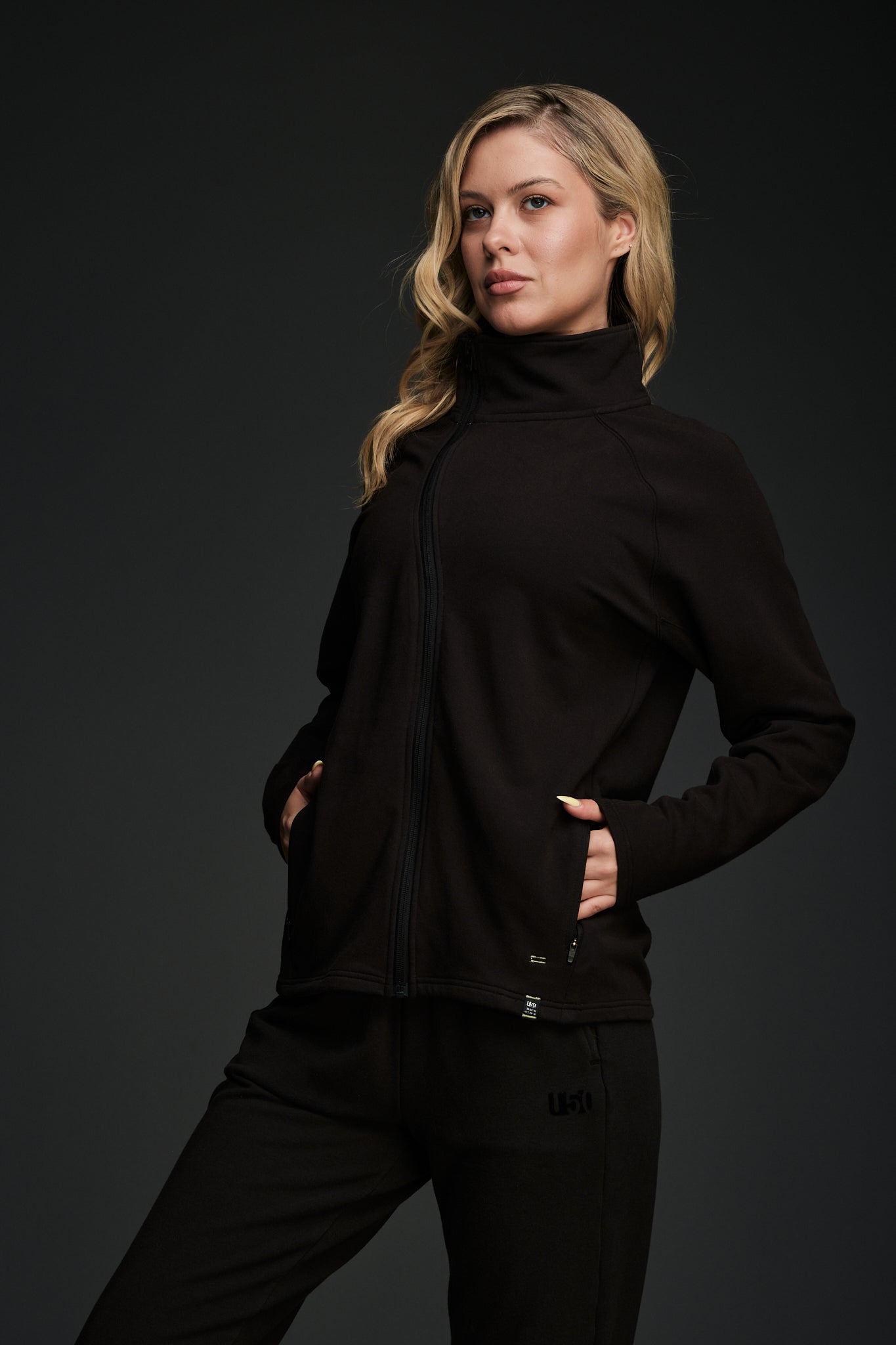FLOW FULL ZIP MOCK NECK