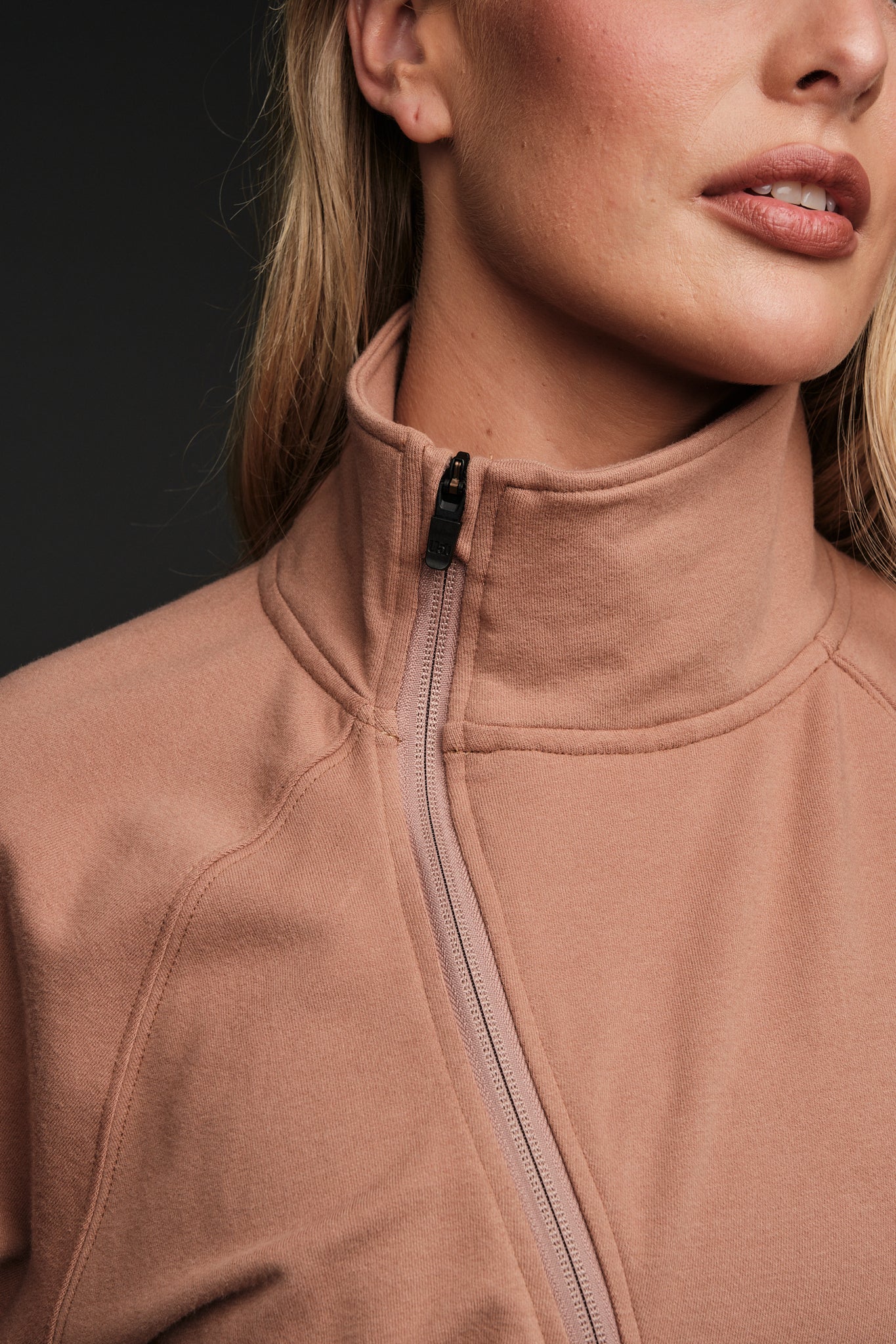 FLOW FULL ZIP MOCK NECK
