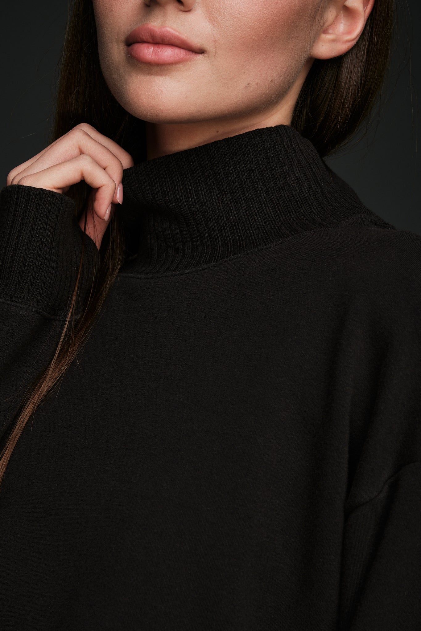 ALIGNED CROPPED COWL