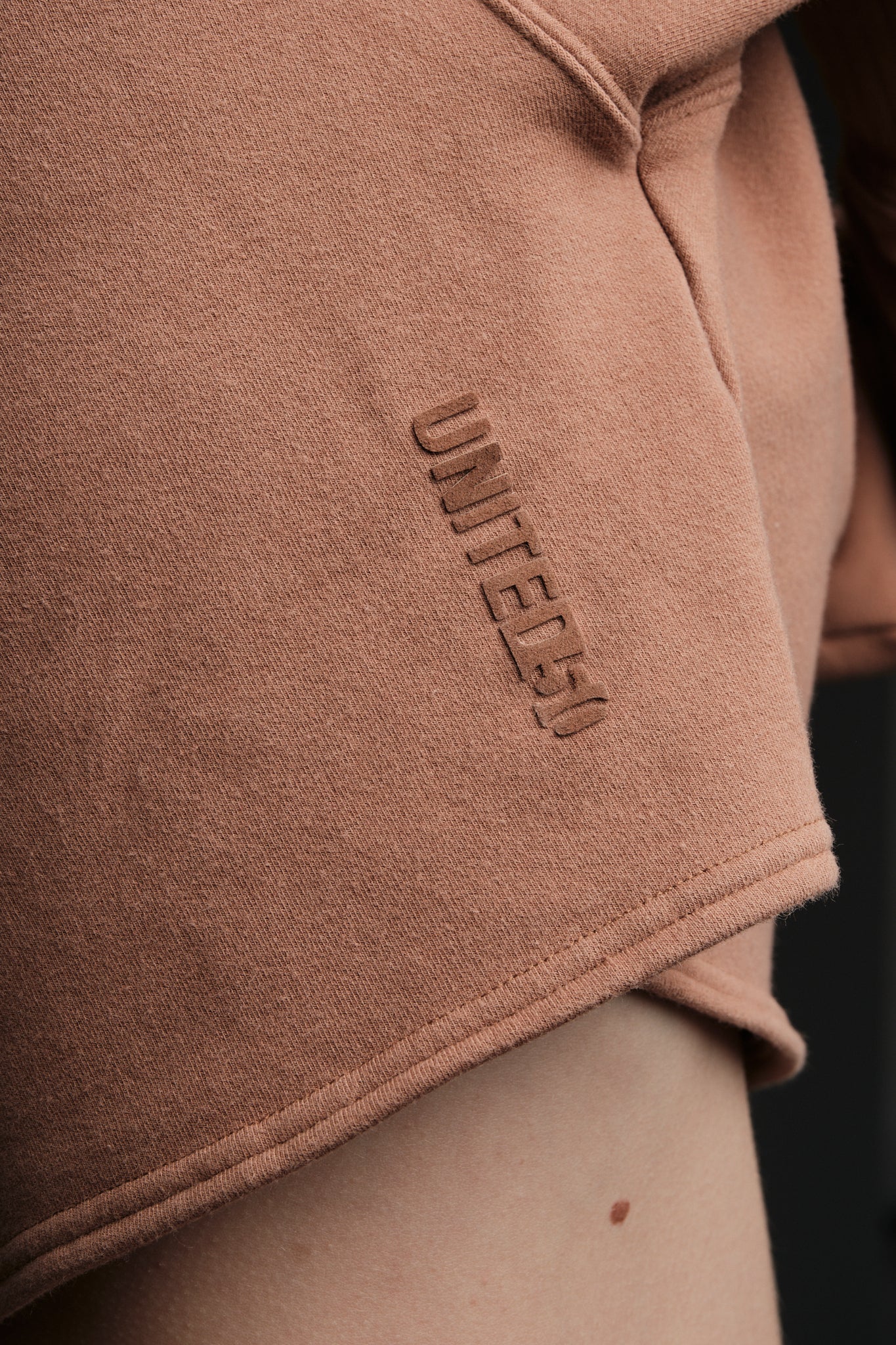 ALIGNED CROPPED COWL