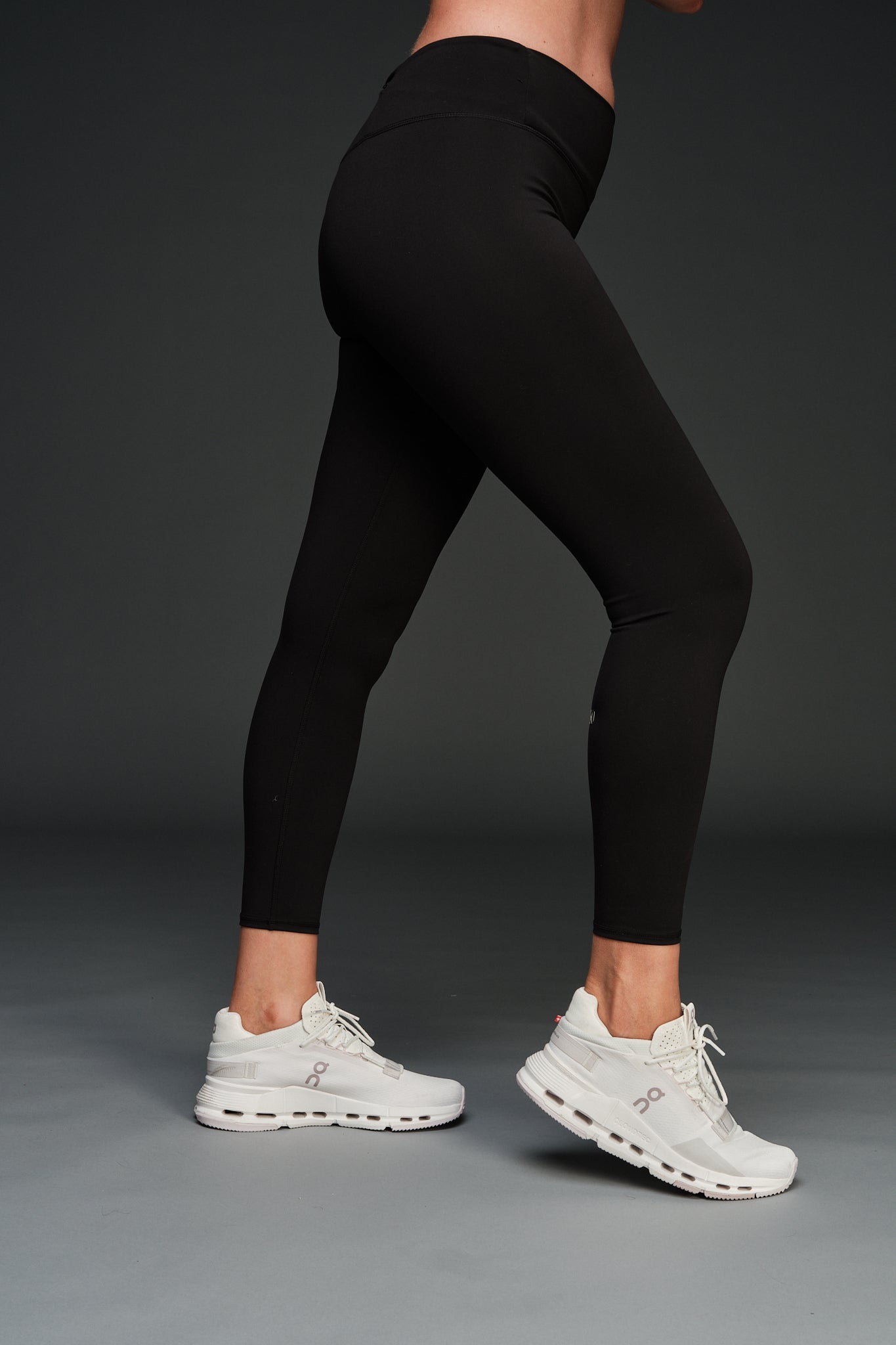 SUMMIT (NO SIDE SEAM) 7/8 REGULAR WAIST LEGGINGS