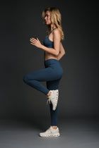 FLOW (NO SIDE SEAM) 7/8 REGULAR WAIST LEGGINGS