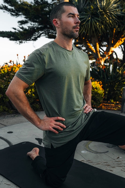 Forest all day tee, fairview training day performance pant