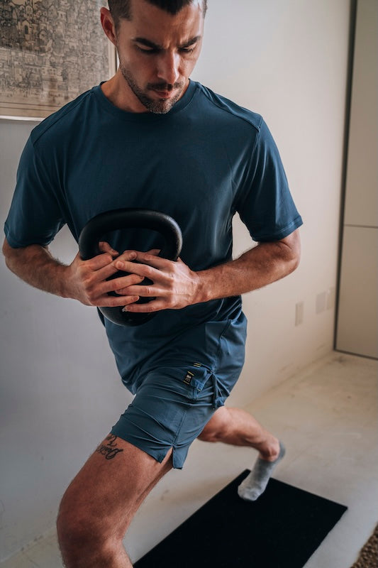 Top of the world training tee, Alta 7.5_ (lined) comfort shorts