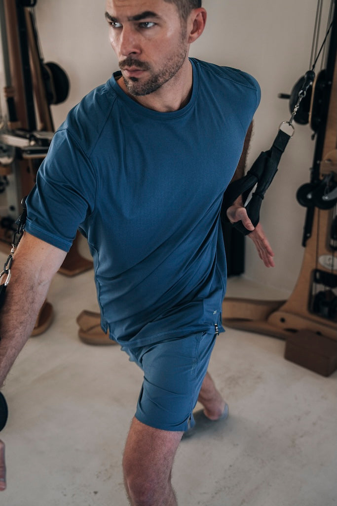 Top of the world training tee, Alta 7.5_ (lined) comfort shorts (1)